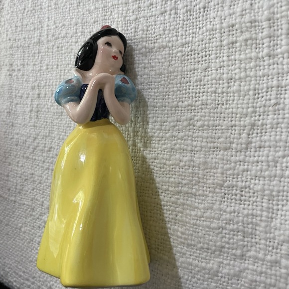 Snow White Disney Snow White And The Seven Dwarves Japan Ceramic Figurine Cute - Picture 1 of 6